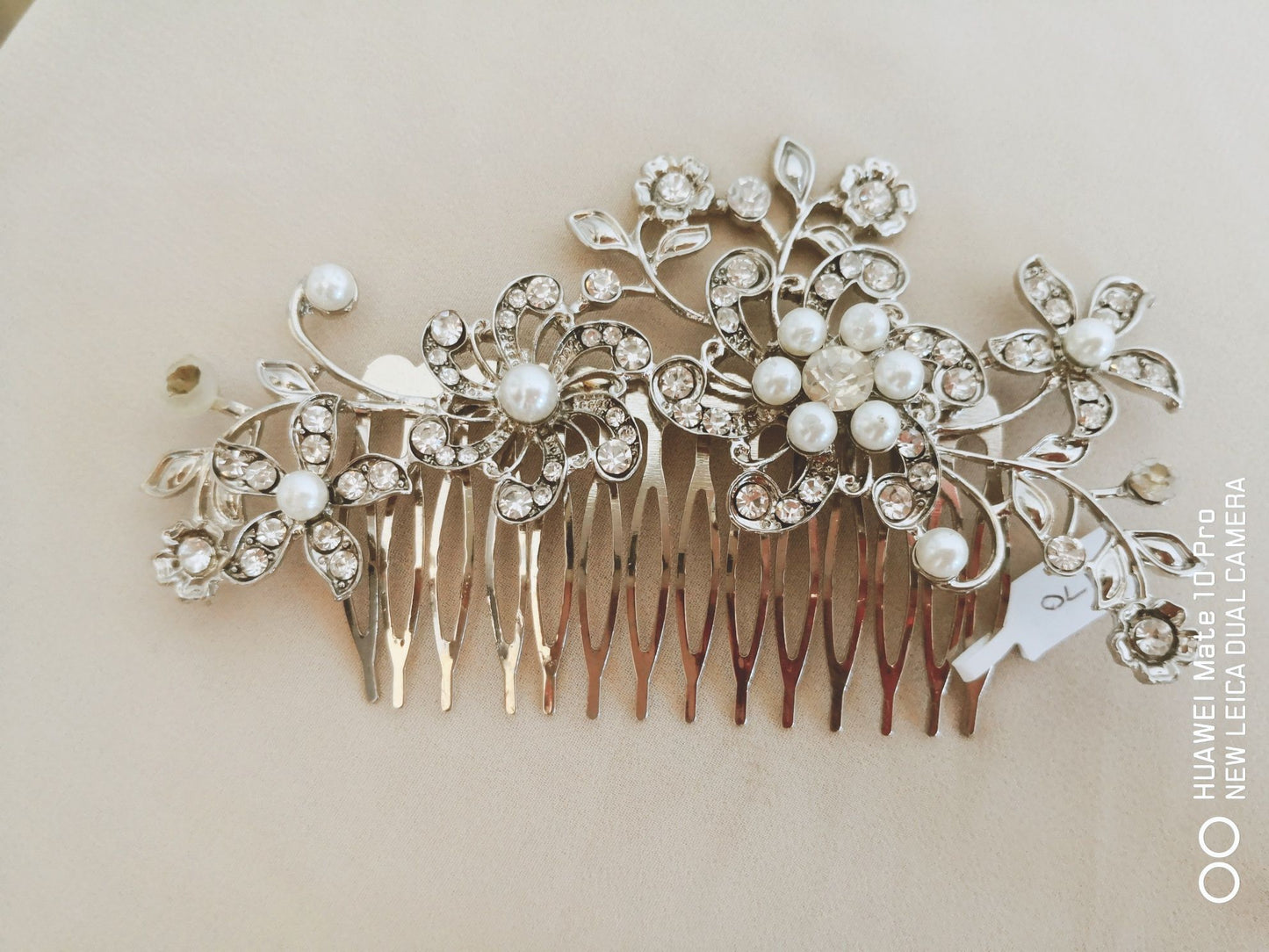 Pearl Embellished Hair Clip