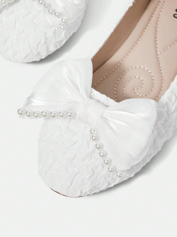 Rhinestone White Floral Round Toe Flat Bridal Shoes