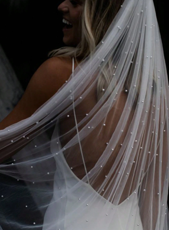 Pearl Long Veil With Comb White