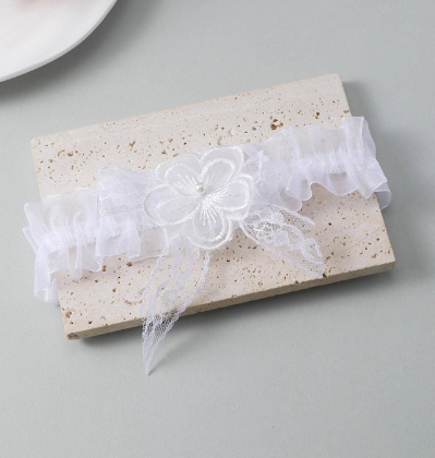 Faux Pearl & Flower Decor Bridal Garter