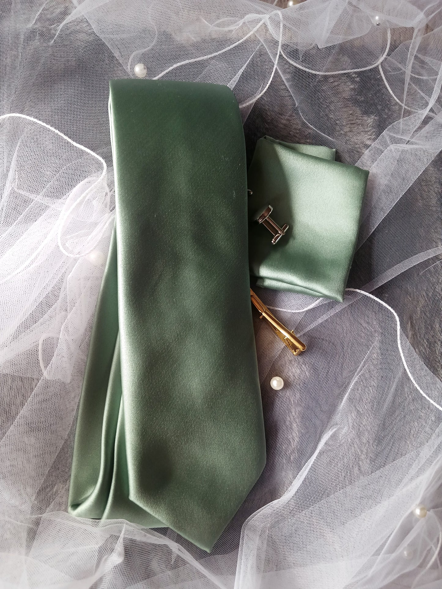 Tie And Pocket Square Set