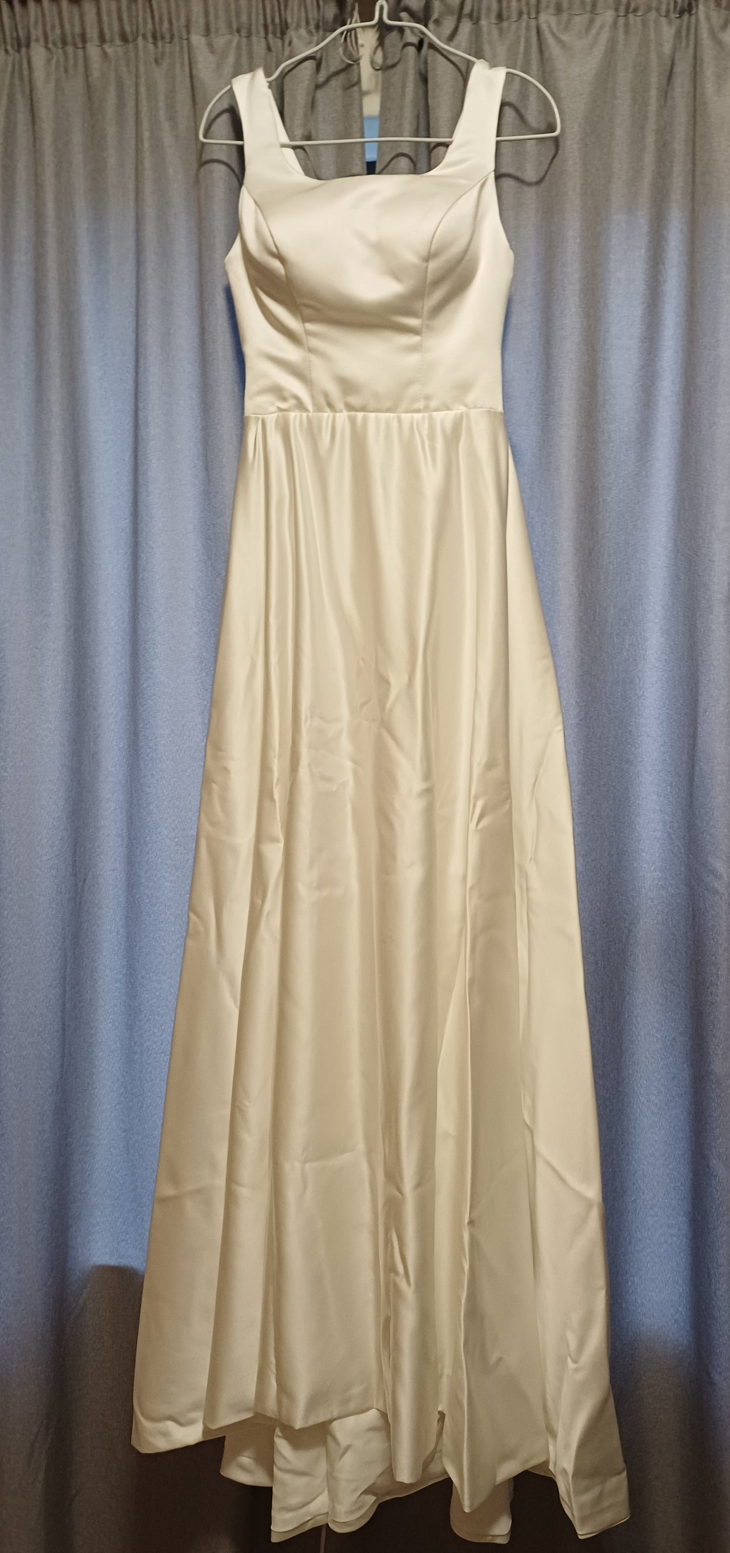 Soft Satin Wedding Dress – Adjustable Fit Corset Back, Boning & Functional Pockets