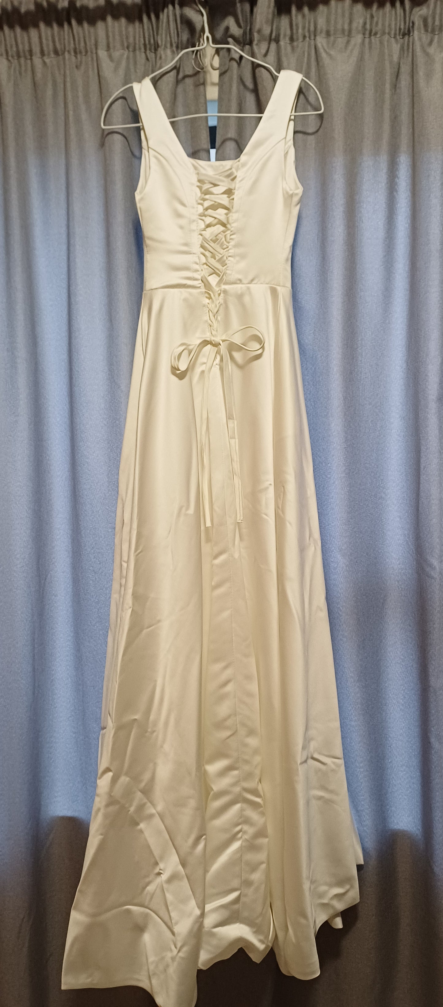 Soft Satin Wedding Dress – Adjustable Fit Corset Back, Boning & Functional Pockets