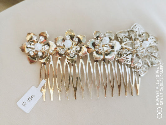 Elegant Bridal Hair Accessory