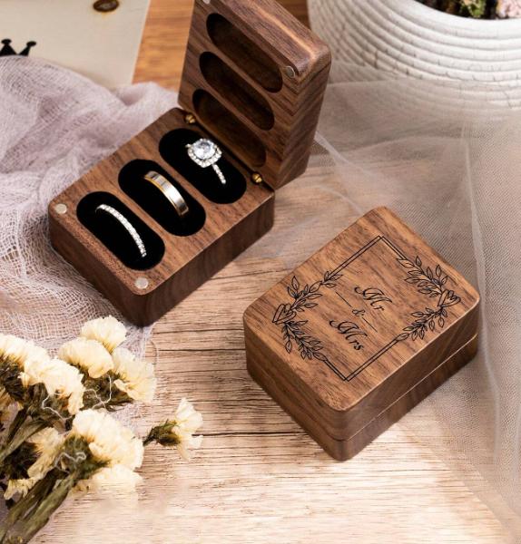 Mr & Mrs 3 Slot Ring Box