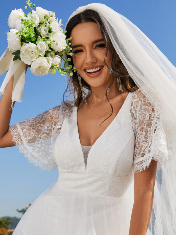 Lace Contrast Mesh Appliques Wedding Dress