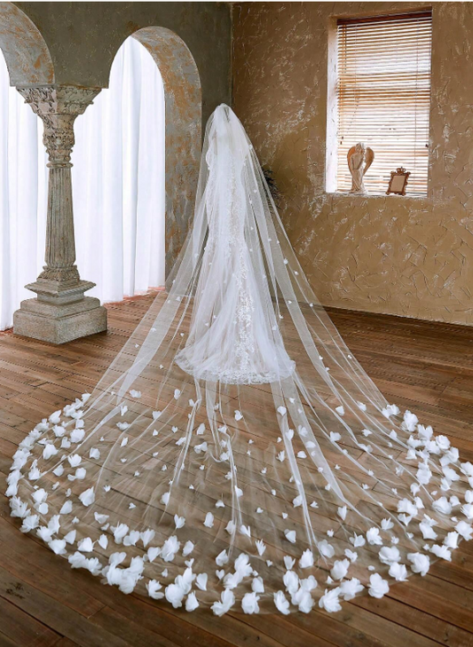 Single Layer  Flower Headpiece With Comb
