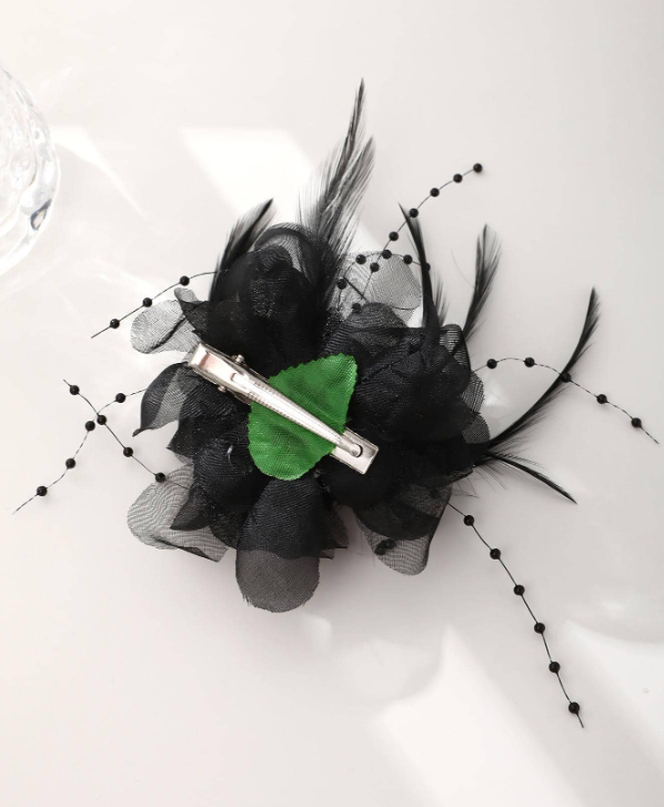 Feather And Petal Design Witch Claw Hair Clip