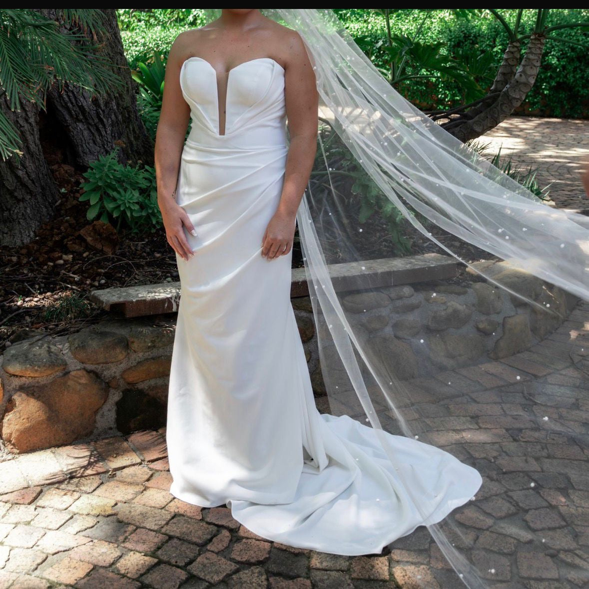 Elegant Ivory A-Line Wedding Dress | US 14