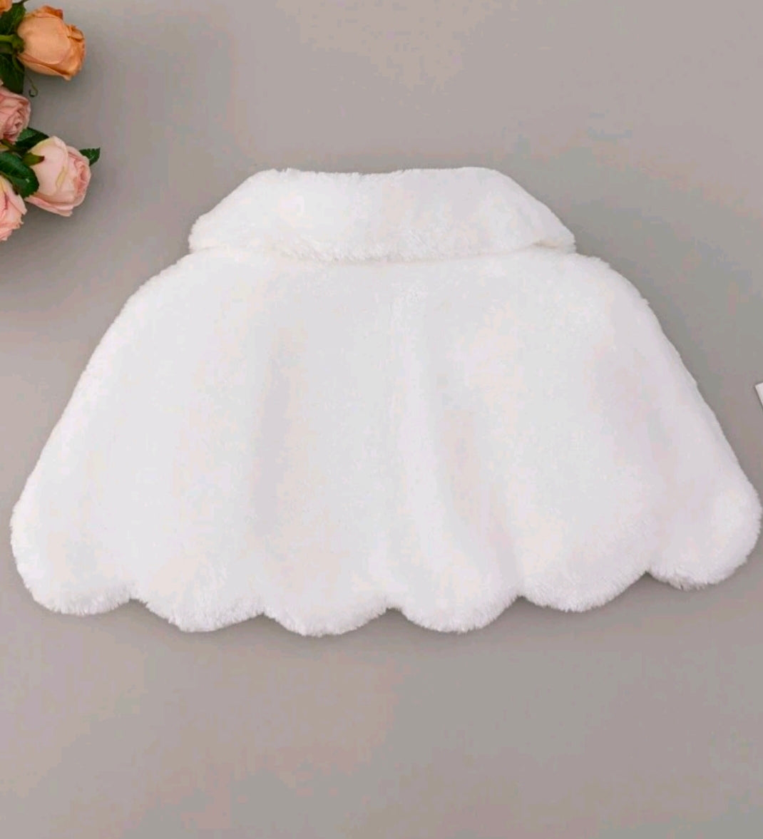 Girls White Short Faux Fur Collar Ruffled Hem Coat-let
