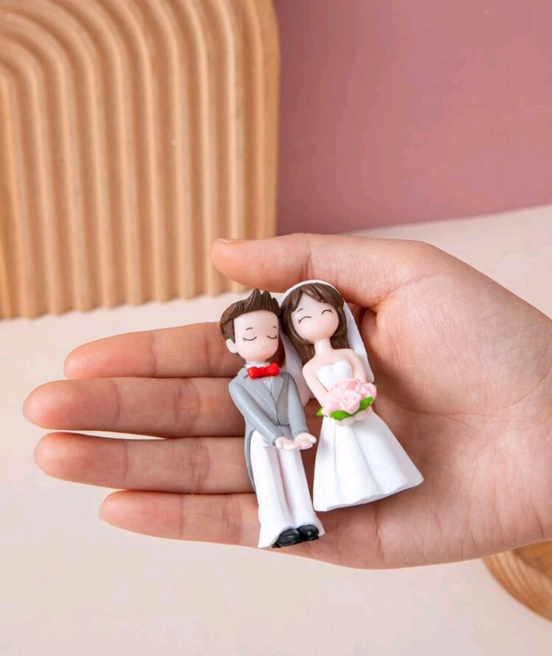 2pcs Figure Design Decoration Craft