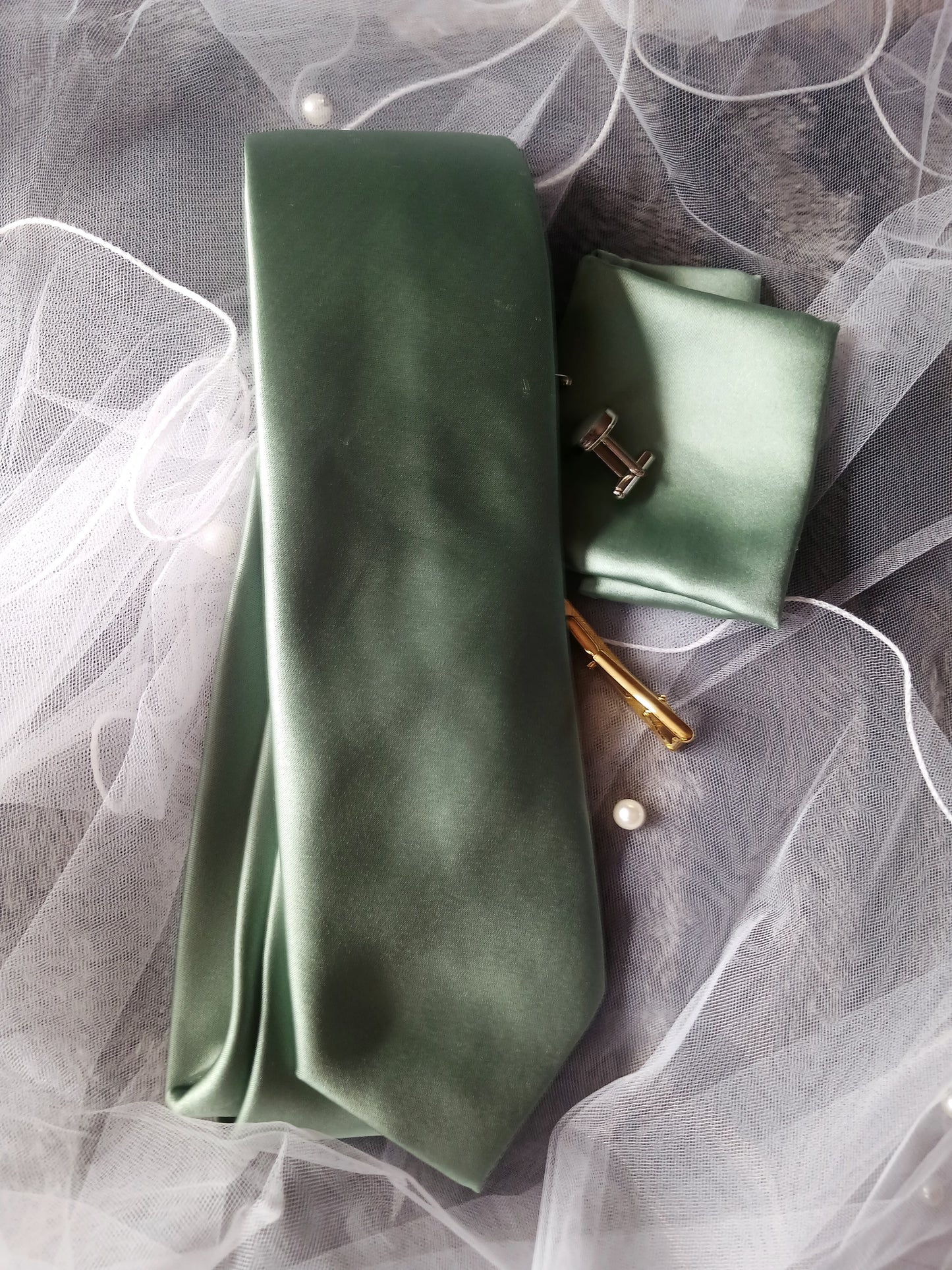 Tie And Pocket Square Set